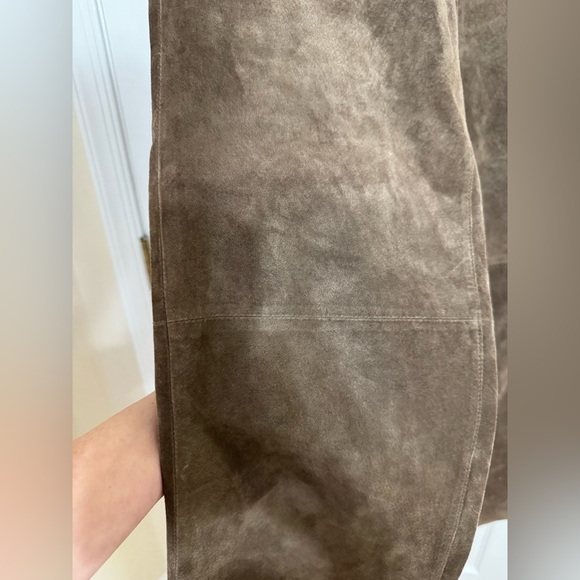 Womyn GORGEOUS 100% Leather, Brown Suede pants, in Excellent condition , Size 10 - Picture 9 of 16